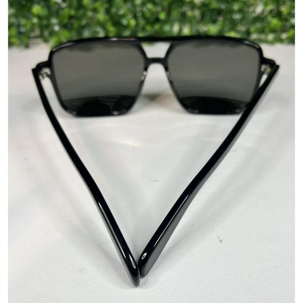 Yves Saint Laurent SL 176 001  Aviator Black Sunglasses 58mm Authentic PREOWNED